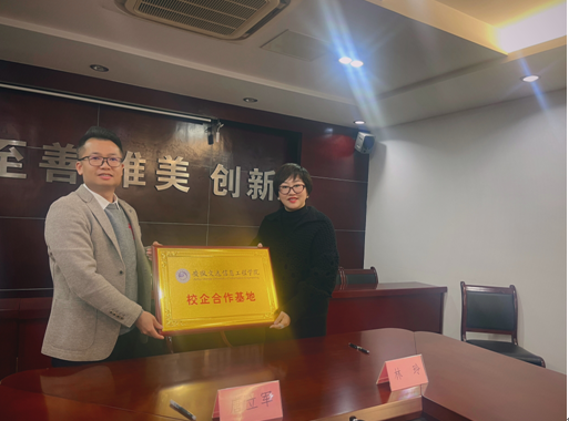 无码人妻精品一区二区三区蜜臀